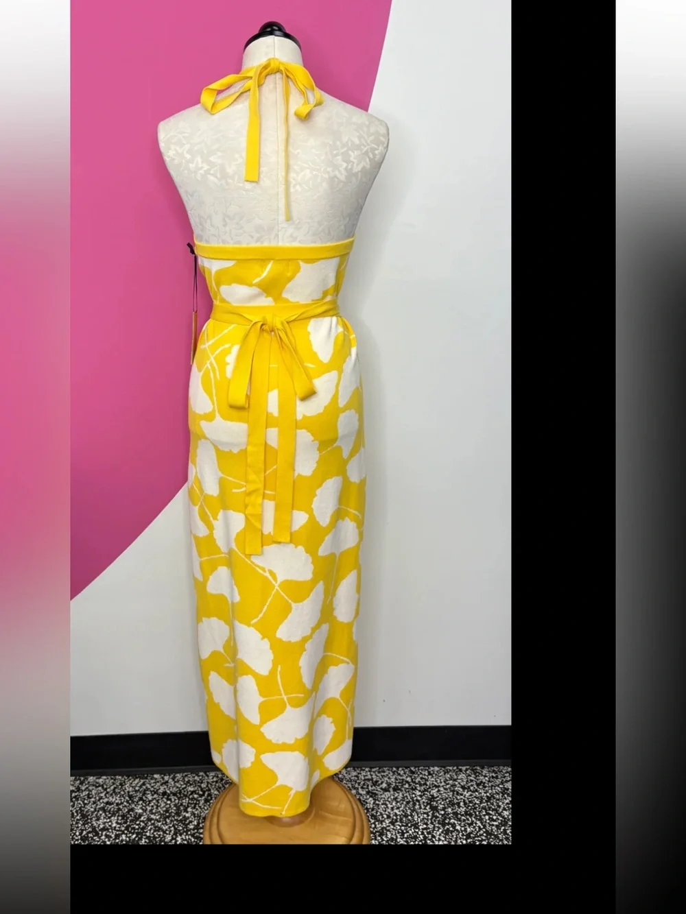 Diane Von Furstenberg for Target Halter Tie Neck Yellow
Sweaterknit Dress Size M - Picture 4 of 6